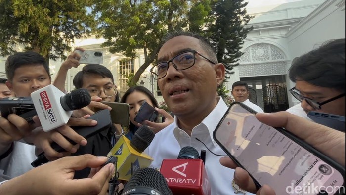 Mendikti Saintek Brian Yuliarto (Firda/detikcom)