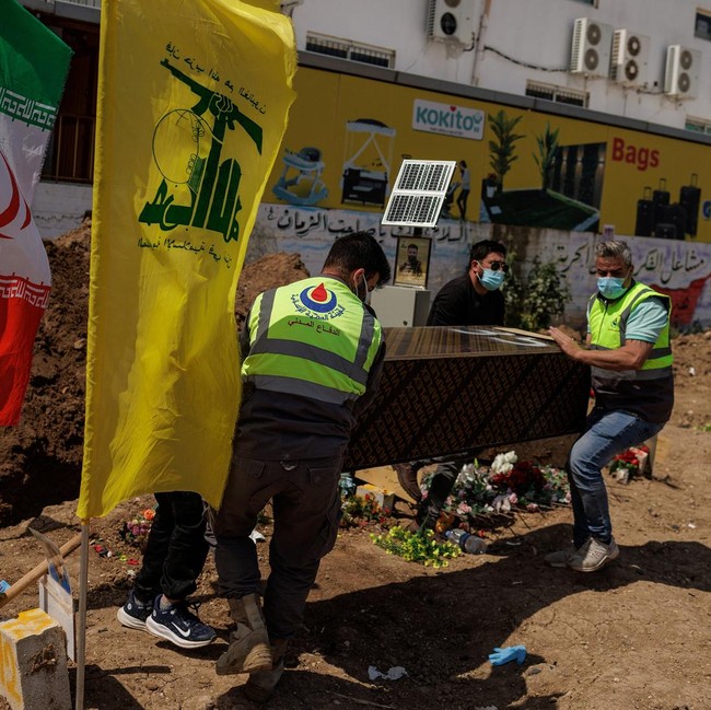 Momen Haru Evakuasi Jenazah Korban Konflik di Lebanon Selatan