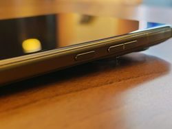 Motorola Signature: HP Rp 11 Jutaan, Kamera Canggih Sampai Warna Pantone