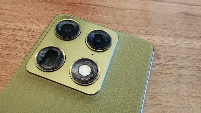 Motorola Signature: HP Rp 11 Jutaan, Kamera Canggih Sampai Warna Pantone