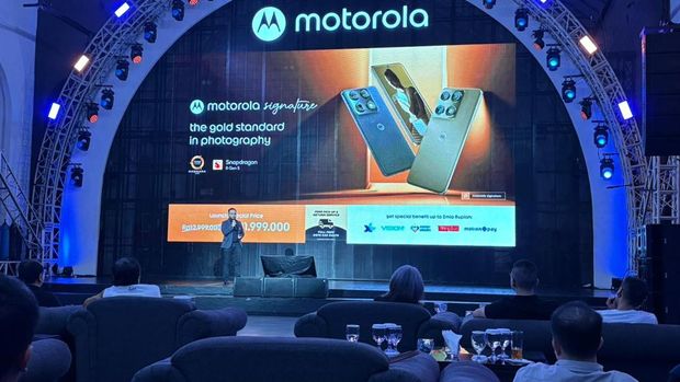 Harga Motorola Signature saat peluncuran.