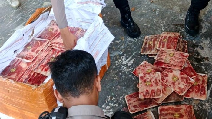 Paket misterius di Tulungagung