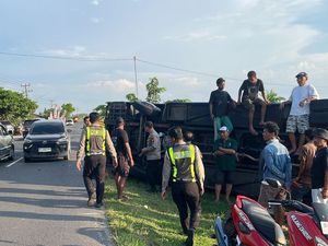 Bus Rombongan Jemaah Haji Kecelakaan di OKU Timur, 8 Orang Luka-luka