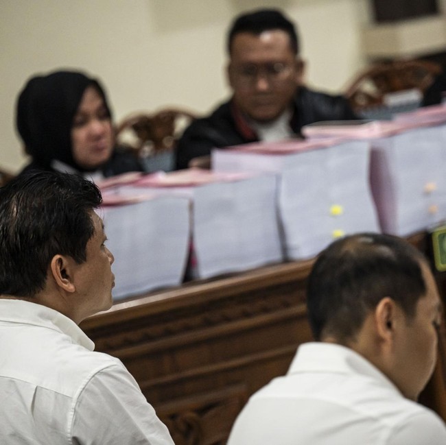 Potret Dua Bos Sritex Dituntut 16 Tahun Penjara di Kasus Kredit