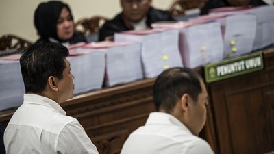 Potret Dua Bos Sritex Dituntut 16 Tahun Penjara di Kasus Kredit