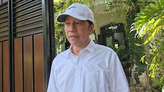 Presiden ke-7, Joko Widodo ditemui di kediamannya, Sumber, Banjarsari, Senin (20/4/2026)