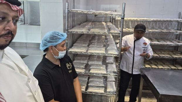 Produksi tempe di Katering Meez Marry, Madinah Produksi tempe di Katering Meez Marry, Madinah untuk jemaah haji Indonesia 2026.