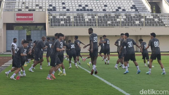 PSS Sleman akan menjamu Persiku Kudus pada laga lanjutan Championship 2025/2026 malam nanti. Berikut prediksi susunan pemain kedua tim.