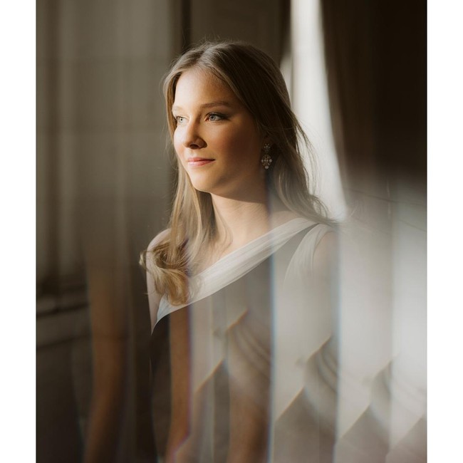 Foto Putri Eleonore dari Belgia Ultah ke-18, Gayanya Mirip Kate Middleton