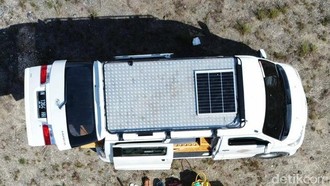 Kisah 'Mimi Campervan' Menemukan Makna Hidup di Timur Indonesia