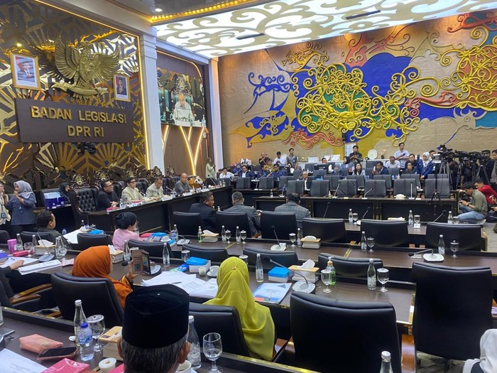 Rapat pleno pembahasan tingkat I Rancangan Undang-Undang (RUU) tentang Perlindungan Pekerja Rumah Tangga (PPRT), 20 April 2026. (Dwi/detikcom)