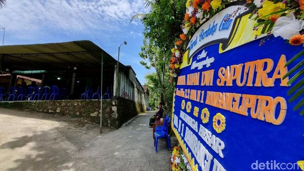 Suasana rumah duka Ilham Dwi Saputra (16), korban pengeroyokan berujung tewas di Pandak, Bantul, Senin (20/4/2026). Suasana rumah duka Ilham Dwi Saputra (16), korban pengeroyokan berujung tewas di Pandak, Bantul, Senin (20/4/2026).