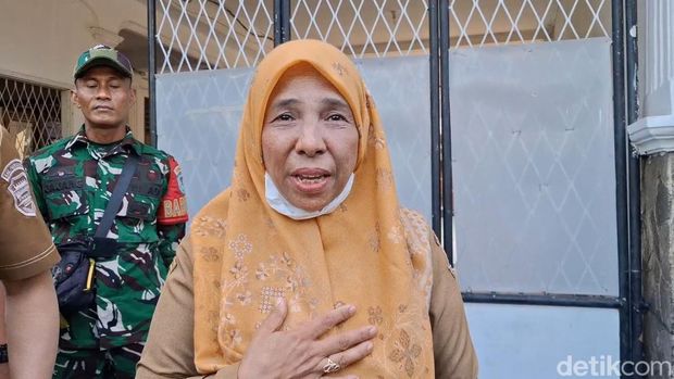 Syamsiah atau yang akrab disapa bu Atun, Guru PKN SMAN 1 Purwakarta Syamsiah atau yang akrab disapa bu Atun, Guru PKN SMAN 1 Purwakarta