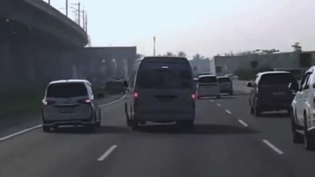 Travel ugal-ugalan di Tol Padaleunyi