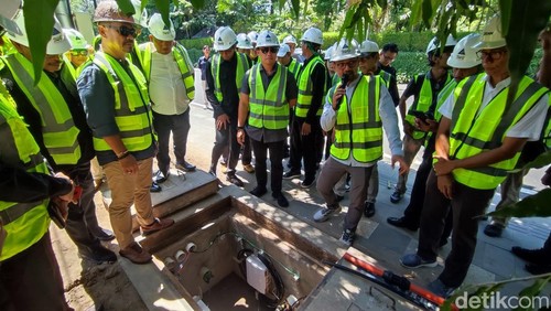 Wakil Ketua DPRD Denpasar dan anggota lainnya saat sidak/meninjau proyek SJUT di Jalan Danau Tamblingan, Sanur, Denpasar, Senin (20/4/2026)