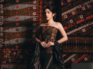7 Gaya Artis Pakai Kebaya hingga Batik Rayakan Hari Kartini