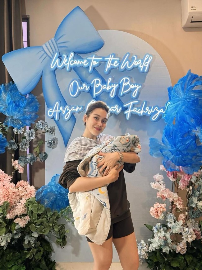 Ayu Ting Ting Bahagia Banget Punya Ponakan Lagi: Cakep Banget Ya Allah