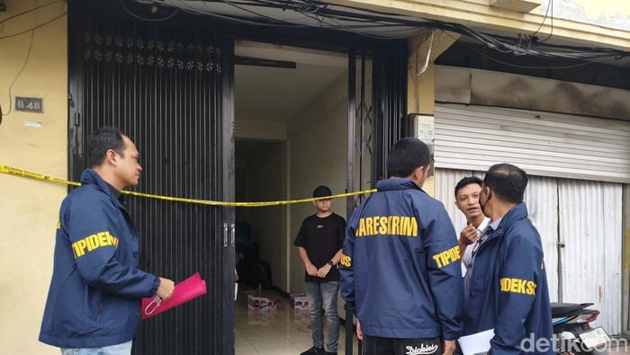 Bareskrim Polri geledah gudang di Sidoarjo soal kasus impor HP ilegal dari China
