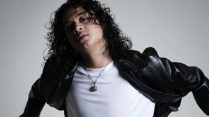 Dalam proses produksinya, Bastian Steel tidak hanya berperan sebagai penyanyi, tetapi juga terlibat pendalaman karakter cerita lagu. (Foto: ist)