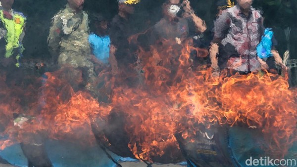 Pemusnahan Rokok dan Miras Ilegal Senilai Rp 34 Miliar