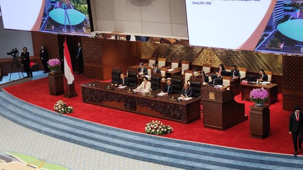 DPR menggelar rapat paripurna ke-17 masa persidangan IV tahun sidang 2025-2026. Sebanyak 314 anggota DPR hadir dalam rapat paripurna.