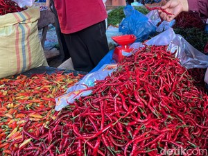 Harga Cabai-Bawang Merah di Padang Meroket