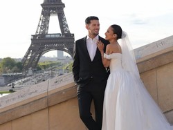 Foto Prewedding Jennifer Coppen-Justin Hubner, Tampil Klasik Elegan di Paris