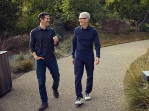Tim Cook Sengaja Mundur Jelang iPhone Duo Rilis, Ternyata Ini Sebabnya