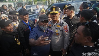 Kapolda Kaltim dan Kapolresta Samarinda Temui Massa Aksi 21 April
