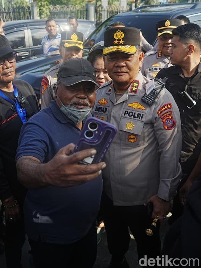 Kapolda Kaltim dan Kapolresta Samarinda Temui Massa Aksi 21 April