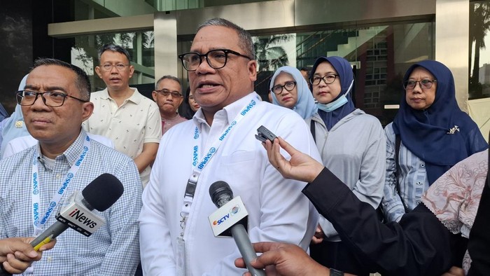 Ketua Umum Tim Penanggung Jawab Seleksi Nasional Penerimaan Mahasiswa Baru (SNPMB) 2026 Prof Dr Ir Eduart Wolok di lokasi Pusat UTBK Universitas Negeri Jakarta (UNJ), Rawamangun, Jakarta Timur, Selasa (21/4/2026).