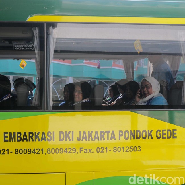 Kloter Pertama Jemaah Haji Mulai Masuk Asrama Pondok Gede