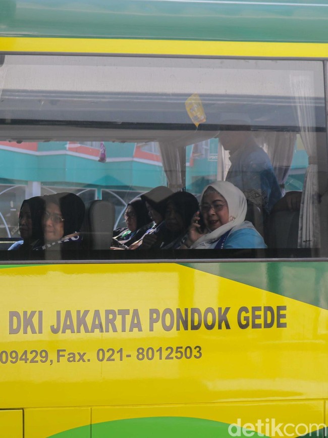 Kloter Pertama Jemaah Haji Mulai Masuk Asrama Pondok Gede