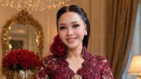Selamat hari Kartini untuk semua wanita dan juga para ibu… Terus menjadi wanita yang kuat, mandiri, bermanfaat, sabar dan selalu menjadi cahaya untuk generasi mendatang, tulisnya dalam Instagram miliknya dilihat detikcom, Selasa (21/4/2026). Foto: dok Instagram Maia Estianty