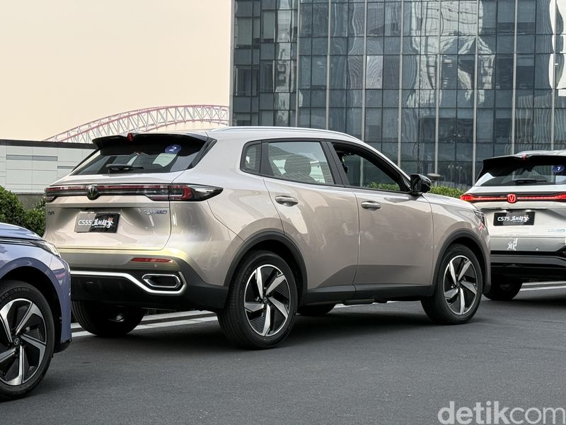 Mobil hybrid Changan