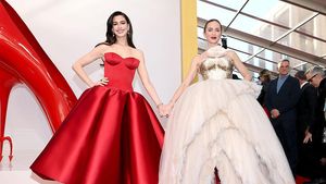 Adu Rok Agresif Anne Hathaway & Emily Blunt di Premier Devil Wears Prada 2
