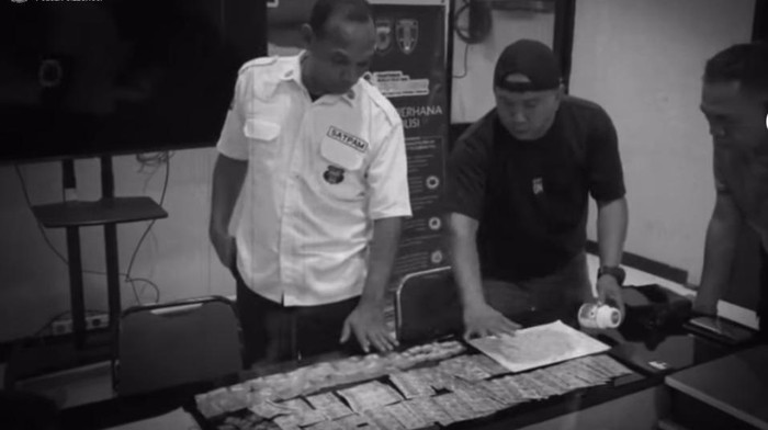 Pengedar obat keras ilegal di wilayah Gunungputri, Bogor, ditangkap polisi.