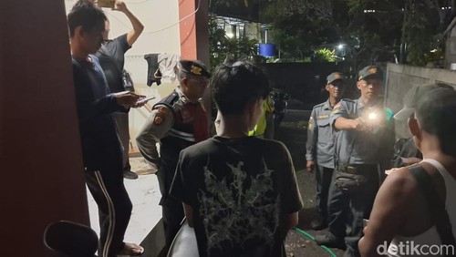 Petugas gabungan saat melakukan sidak duktang di Desa Bajera, Kecamatan Selemadeg, Tabanan, Senin (20/4/2026) malam.