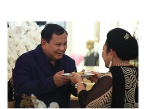 Prabowo Unggah Foto Syukuran Ultah Titiek: Semoga Tambah Usia Bawa Keberkahan