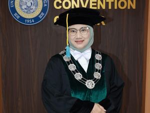 Kisah Prof Eighty, Dekan Perempuan Pertama Fakultas Kedokteran Unair