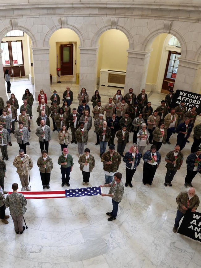 Puluhan Veteran AS Ditahan Saat Protes Perang Iran