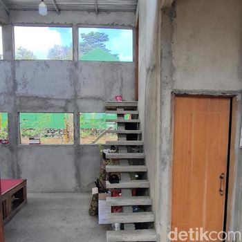 Penampakan bagian dalam rumah mirip bus di Wonogiri