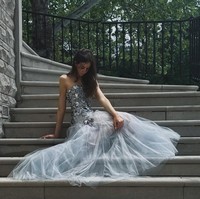 Putri Nicole Kidman Glamour di Pesta Prom, Pakai Gaun Mewah Oscar de La Renta