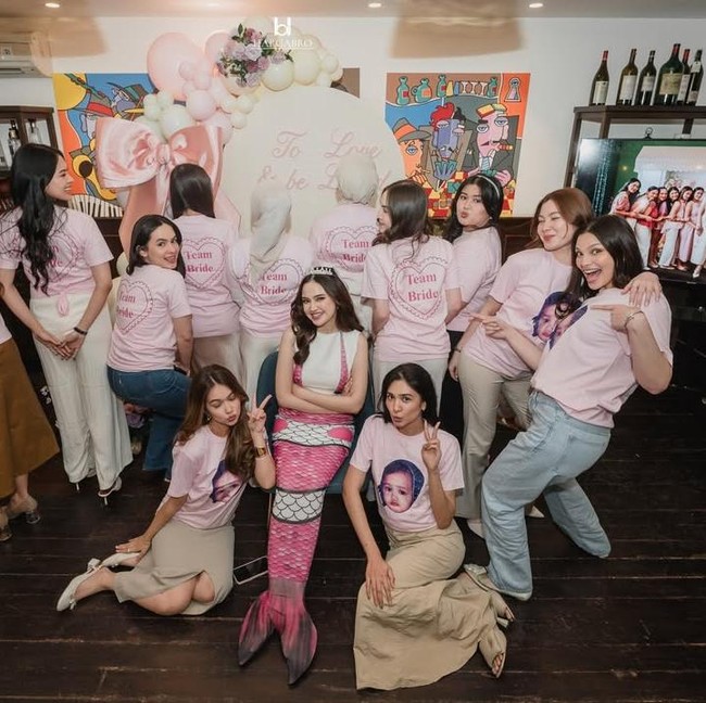 Momen Bridal Shower Syifa Hadju: Pakai Gaun Pendek-Jadi Mermaid