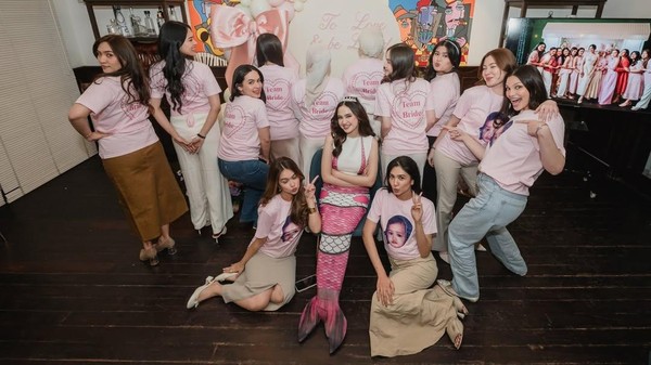 Momen Bridal Shower Syifa Hadju: Pakai Gaun Pendek-Jadi Mermaid