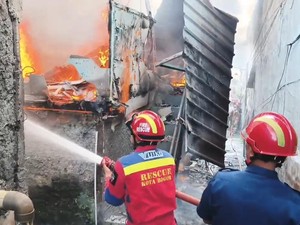 3 Rumah Terbakar Hebat di Kota Bogor, Dipicu Percikan Kabel Listrik