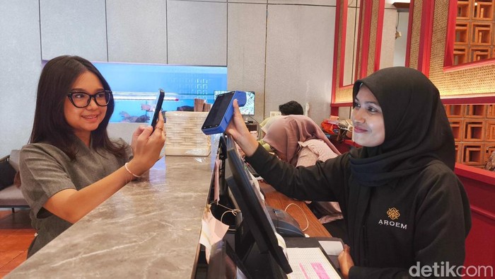 Penggunaan QRIS yang terus meningkat mendorong inovasi di sektor pembayaran digital. Tren ini membuka ruang bagi metode transaksi yang semakin fleksibel untuk kebutuhan sehari-hari.