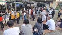 Terlihat, para orang tua juga yang mendampingi beberapa peserta. Mereka menunggu dengan antusias para putra-putrinya mulai dari waktu pengecekan dokumen hingga waktu dimulainya ujian. Foto: Cicin Yulianti/detikcom