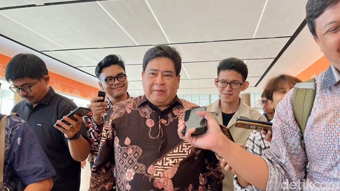 VP TMMIN, Bob Azam.