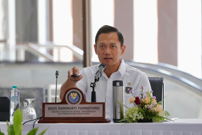 Tekan Biaya Logistik, AHY Percepat Pengembangan Kereta Api Lintas Pulau